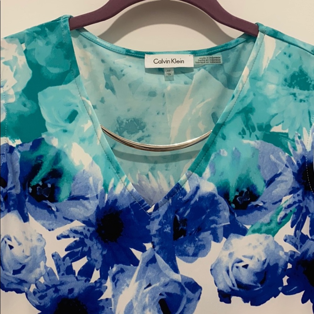 Calvin Klein XS flower blouse - Picture 2 of 3